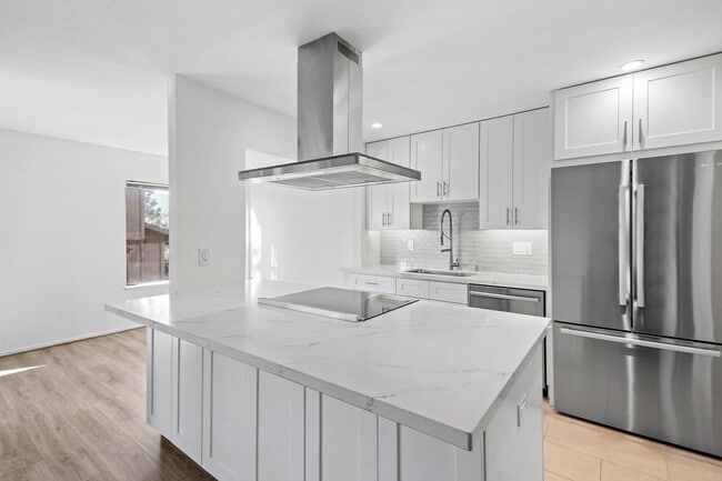 Photo - 3338 La Mesa Dr Unit 2-2