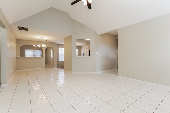 Photo - 132 Stoney Brook Way