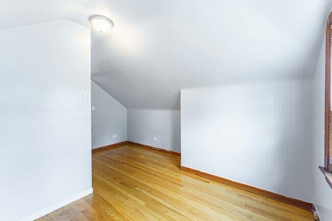 Photo - 6255 W School St