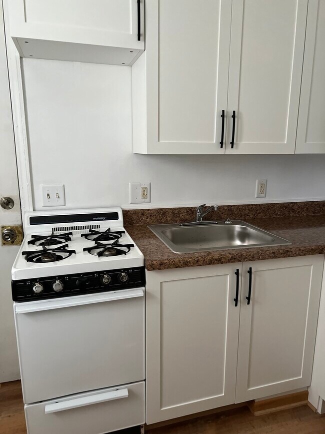 Photo - 2622 Hanson St