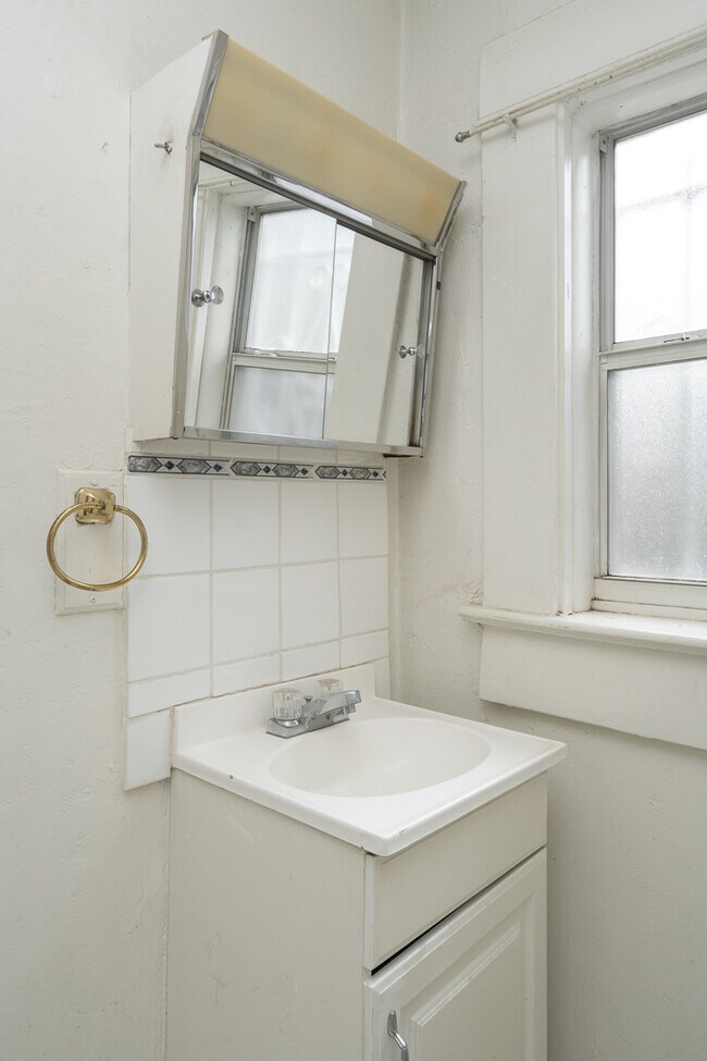 MONTERY HEIGHTS CNM/UNM DARLING 2 Bedroom Rental House Rental in