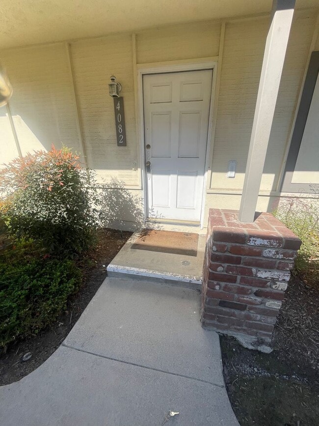 Photo - 3 Bed, 2 Bath Tanglewood For Rent- Single Story w/ Garage and AC!