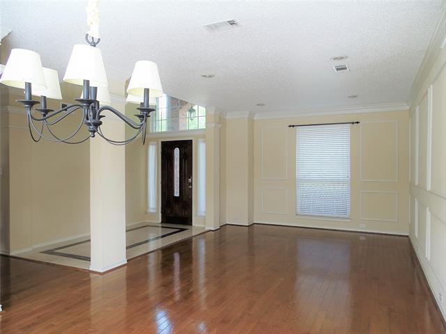 Photo - 1700 Seminary Dr