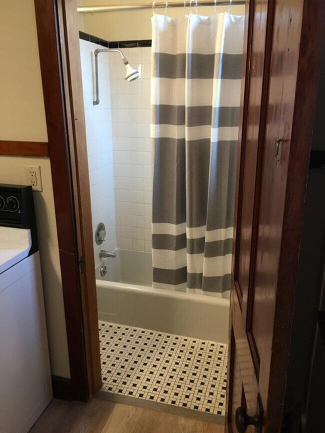 Winona Duplex Condo Unit 1 Condo for Rent in Winona, MN