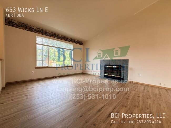 Photo - 653 Wicks Ln E