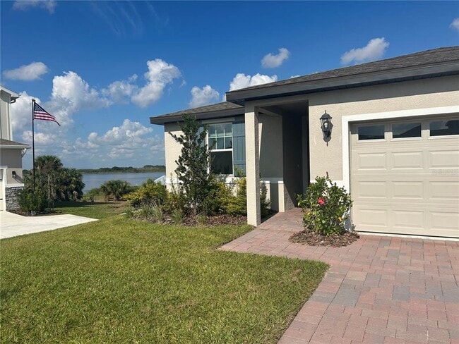 Photo - 800 Griffon Ave