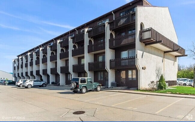 Building Photo - 6660 Wood River Dr Unit 202B Rental
