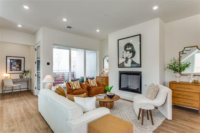 Photo - 349 College Ave