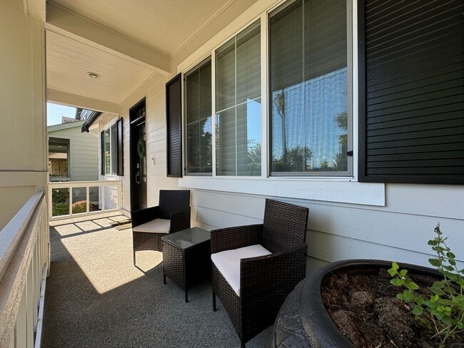 Photo - Outdoor Oasis 3 Bedroom Home in Horizon Pointe - Available Jan 1st