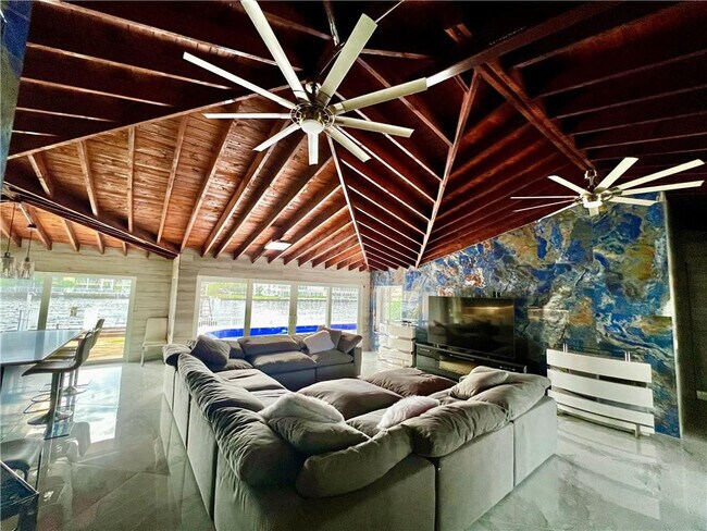 Photo - 720 NE 28th Ave