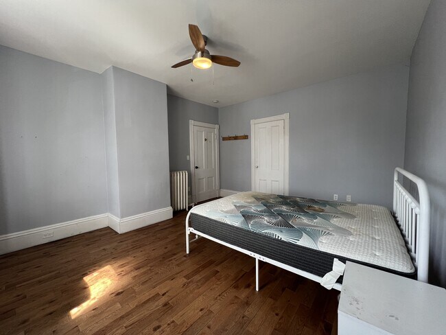 Photo - 168 Weymouth St Unit 2-2