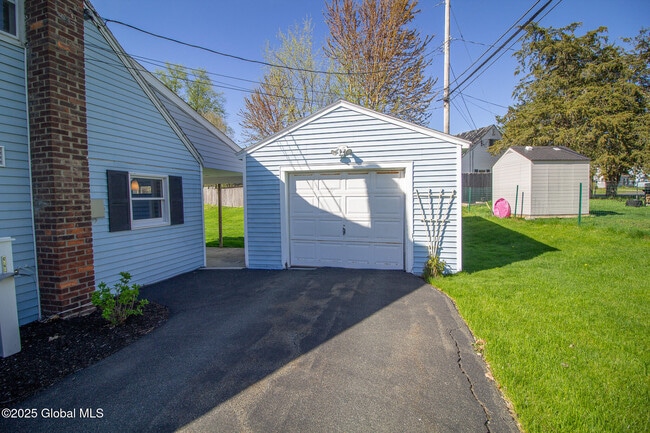 Photo - 7 David Rd