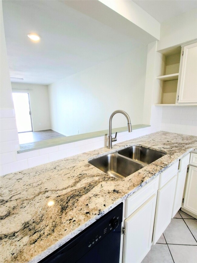 Building Photo - 500 Tiki Dr Unit 107