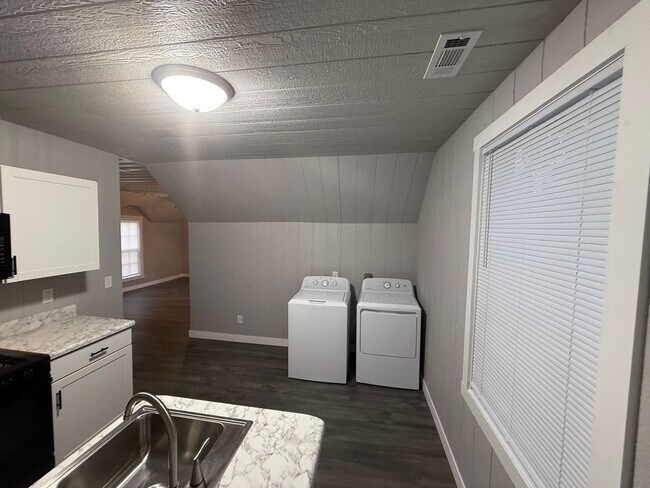 Photo - 1326 N 8th St Unit 2