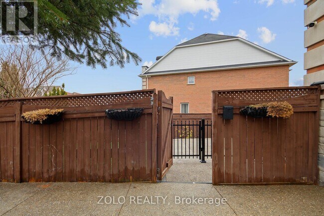 Photo - 16 Sergio Marchi St