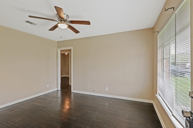 Photo - 9315 Laura Koppe Rd