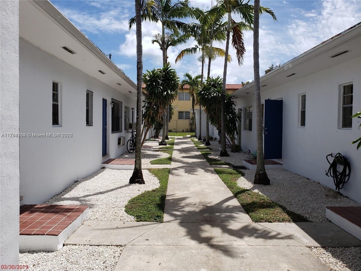 Photo - 600 SW 10th St Apartment Unit 12