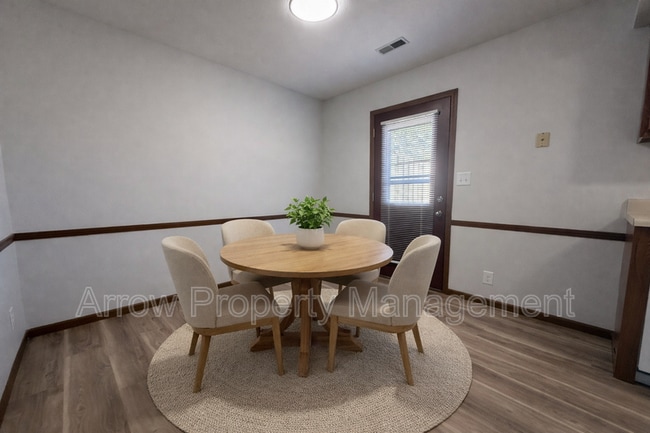 Photo - 535 Oak St Unit 2