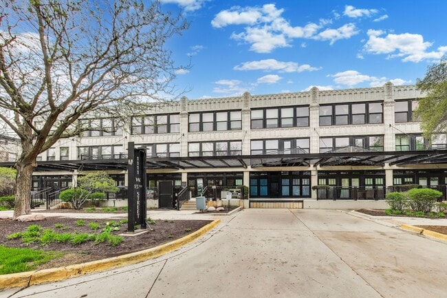 Photo - 1111 W 15th St