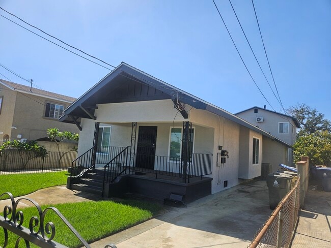 Photo - 3066 E 5th St