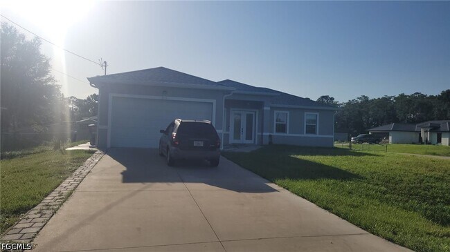 Building Photo - 653 Foxchase Dr