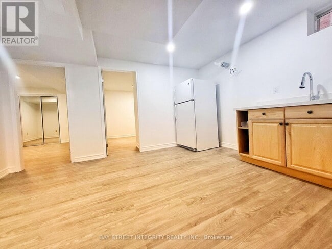Photo - 37 Sandham Crescent