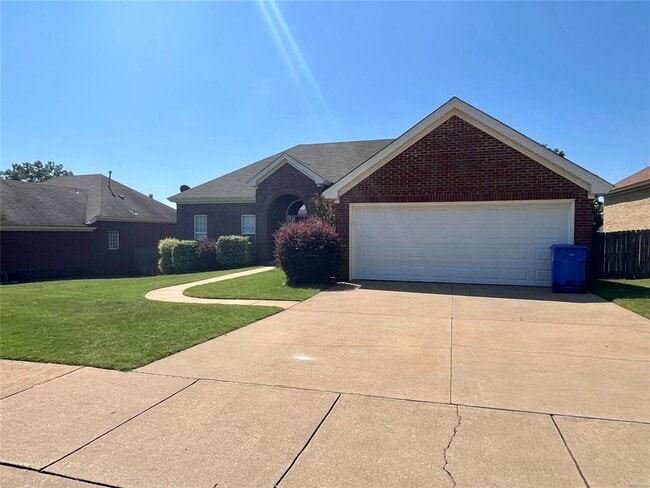 Photo - 613 Castle Brook Dr