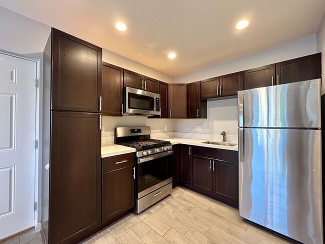 Building Photo - AVAILABLE NOW! LOVELY Remodeled 1 Bed / 1 Bath duplex in Coachella!