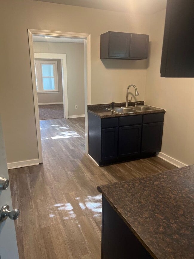 Building Photo - 1207 E Columbus Dr Unit 2nd Floor