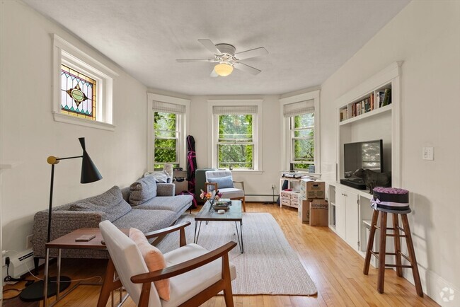 Building Photo - 314 Harvard St Unit #1 Rental