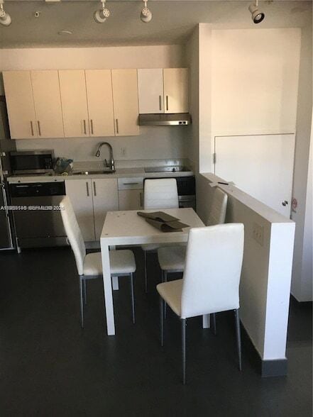 Photo - 1600 Euclid Ave Unit 104