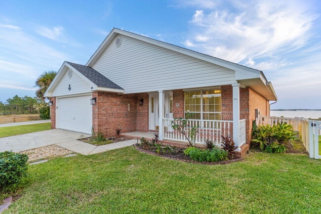 Photo - 742 Saltair Ln