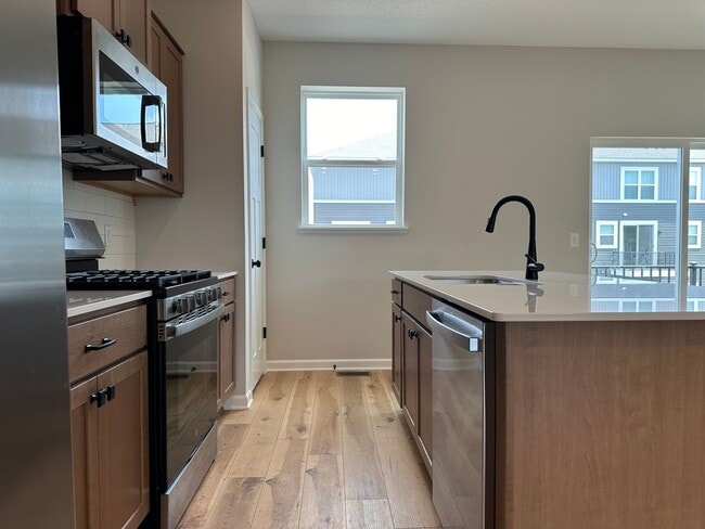 Photo - Rare Rogers 3 bed brand new town house for lease!!!