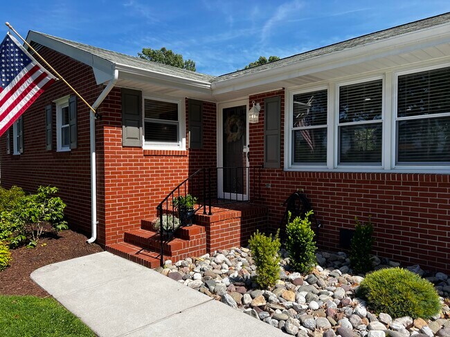 Photo - 101 Mary Ann Dr