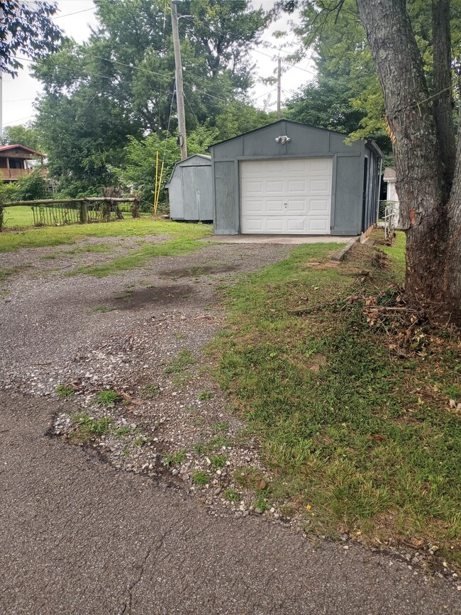 Photo - 2801 Cecil Ave