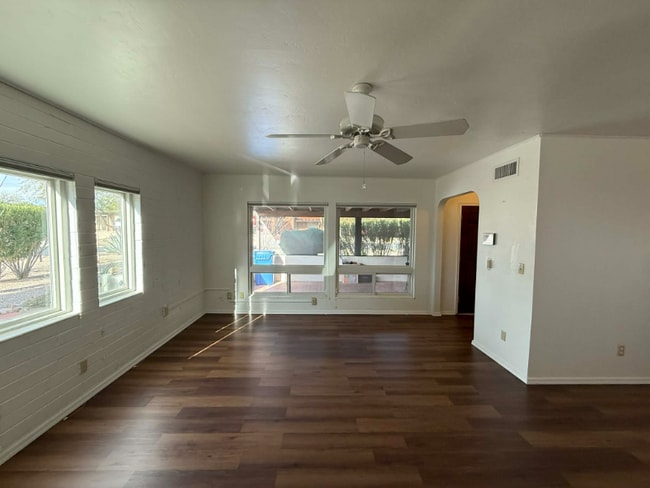 Photo - 348 W Via Del Heroe