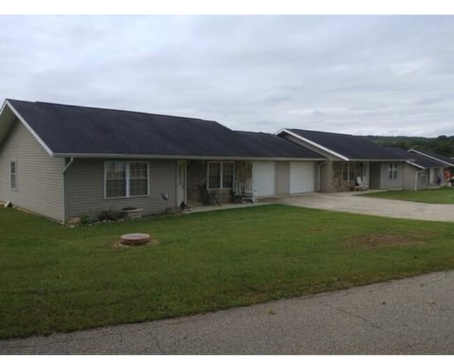 Photo - 185 Gullion Ln