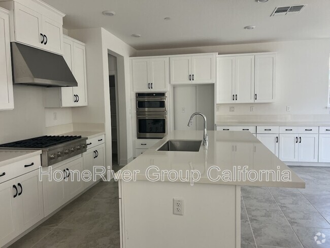 Building Photo - 4037 Monterey Grv Rental