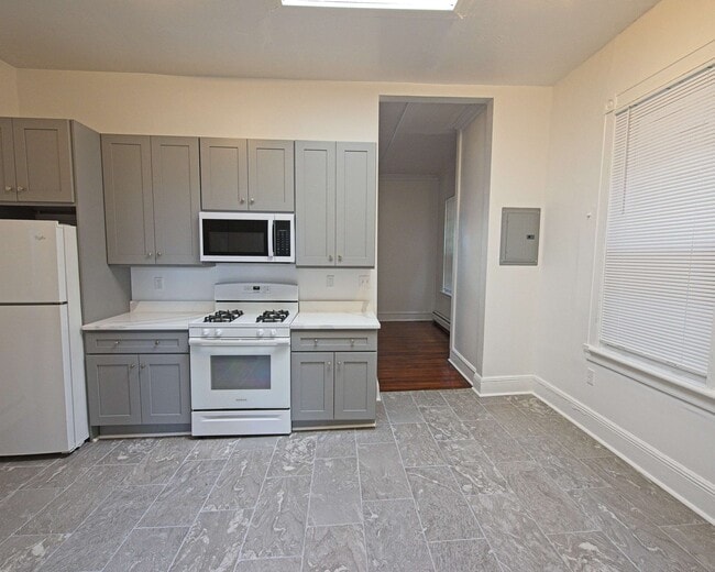 Photo - 312 W Main St