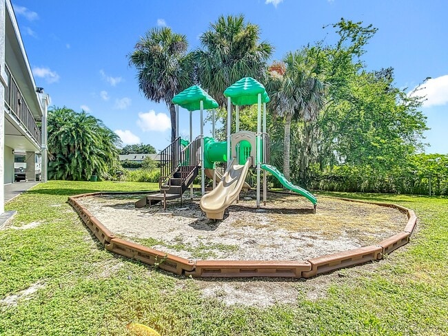 4645 N Socrum Loop Rd Unit 101