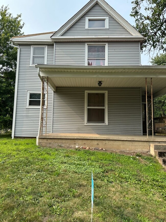 Building Photo - 605 E Buchtel Ave Unit #3