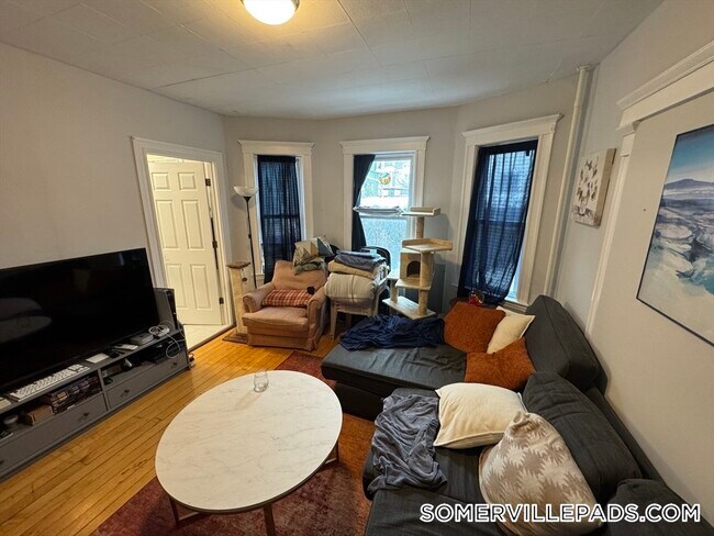 Photo - 9 Burnham St Unit 1