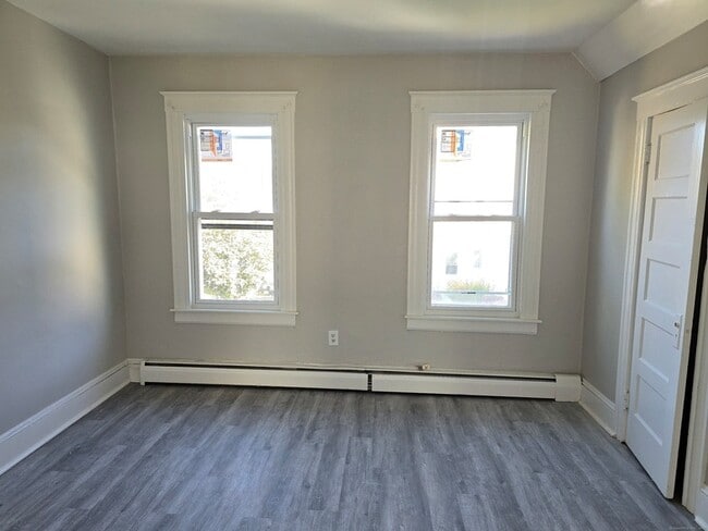 Photo - 465 Burritt St Unidad 2nd floor