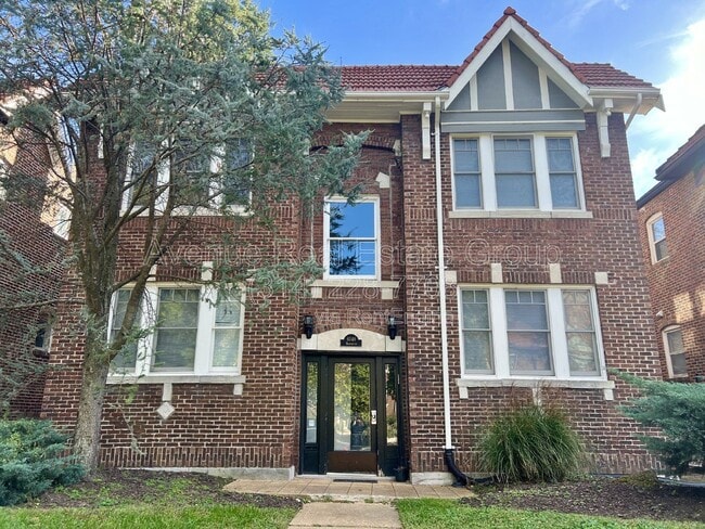 Building Photo - 6048 Washington Blvd Unit 1w