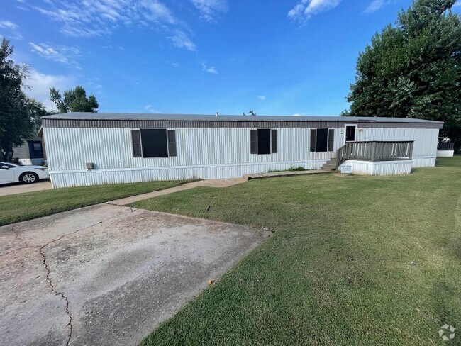 Building Photo - 901 S Council Rd Unit 73 Rental