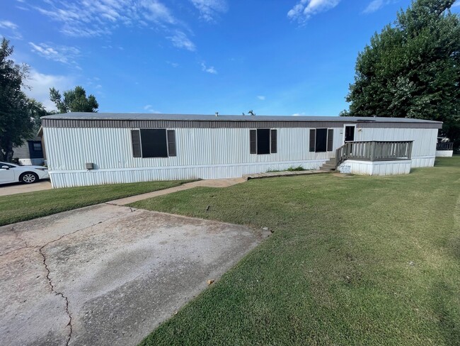 Photo - 901 S Council Rd Apartment Unit 73