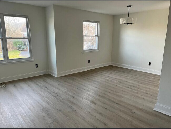 Photo - 317 Birch Dr