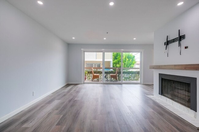 Photo - 230 S Catalina Ave