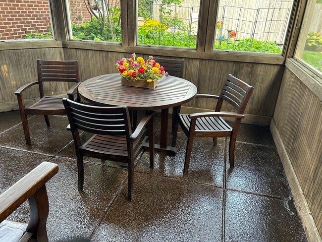 Screened-In Porch - 220 W Harris Ave Unit First Floor