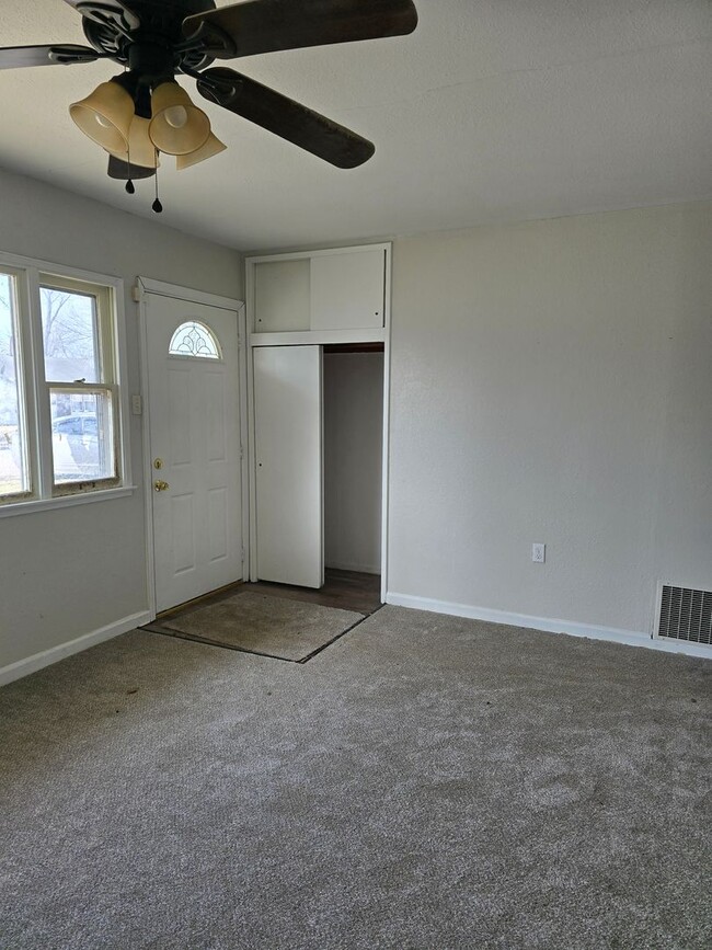 Photo - Clean 3BD/1BA